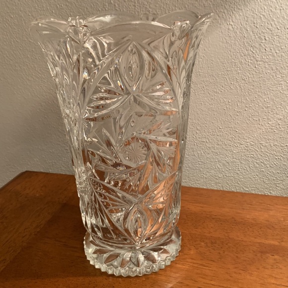 Large Vintage Cut Glass Vase - Picture 3 of 10